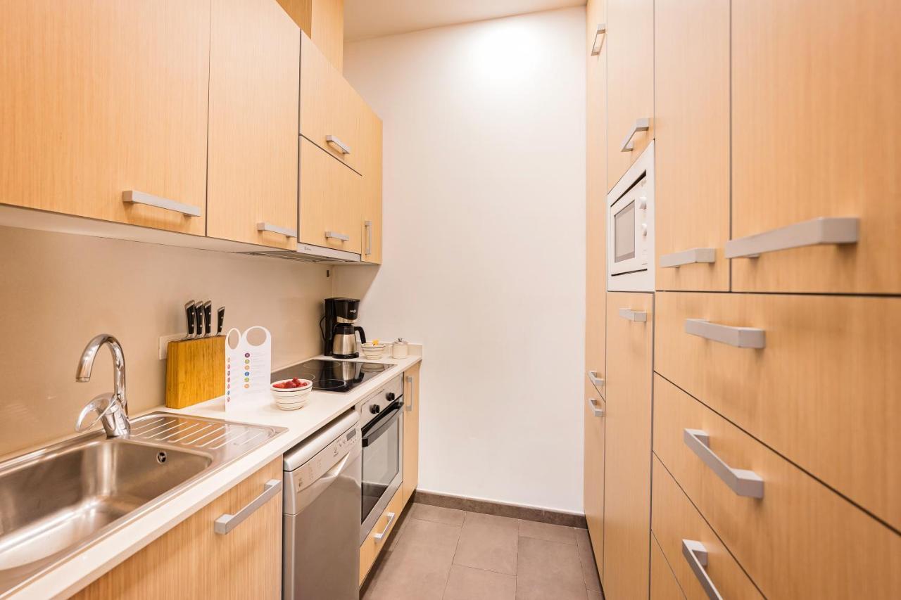 Apartament Sweett - Jardinets Barcelona Zewnętrze zdjęcie